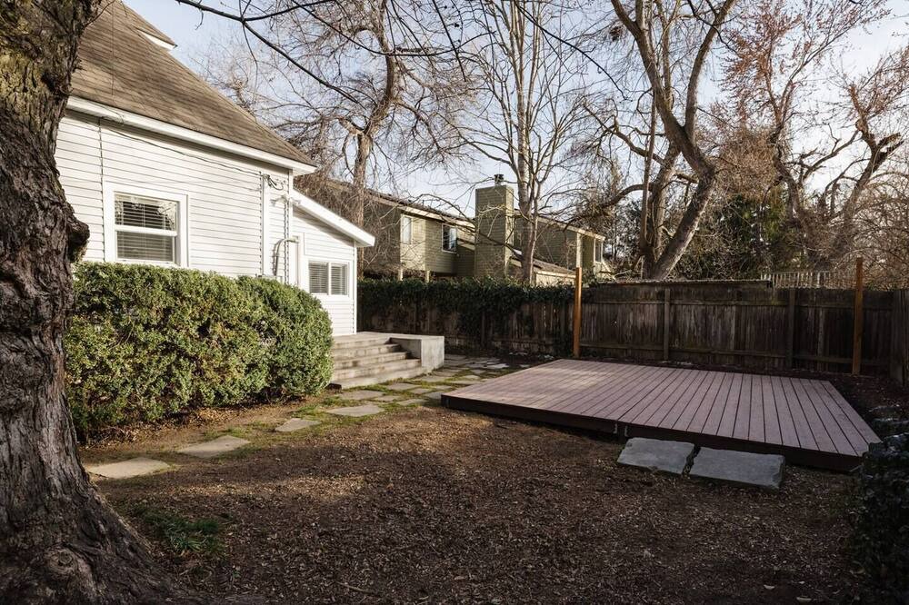 Photo of Outdoor in Depot Bench