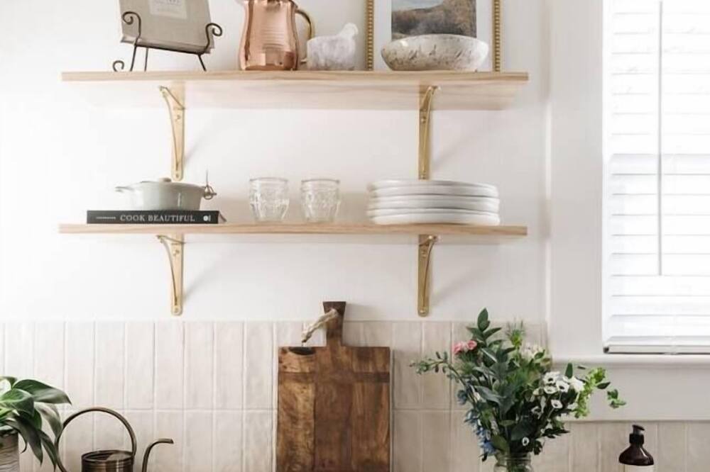 Photo of Kitchen in Depot Bench