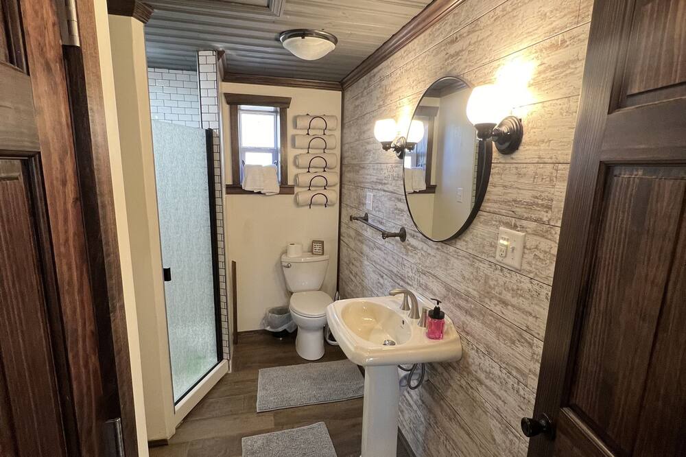 Photo of Bathroom in Sharpsburg