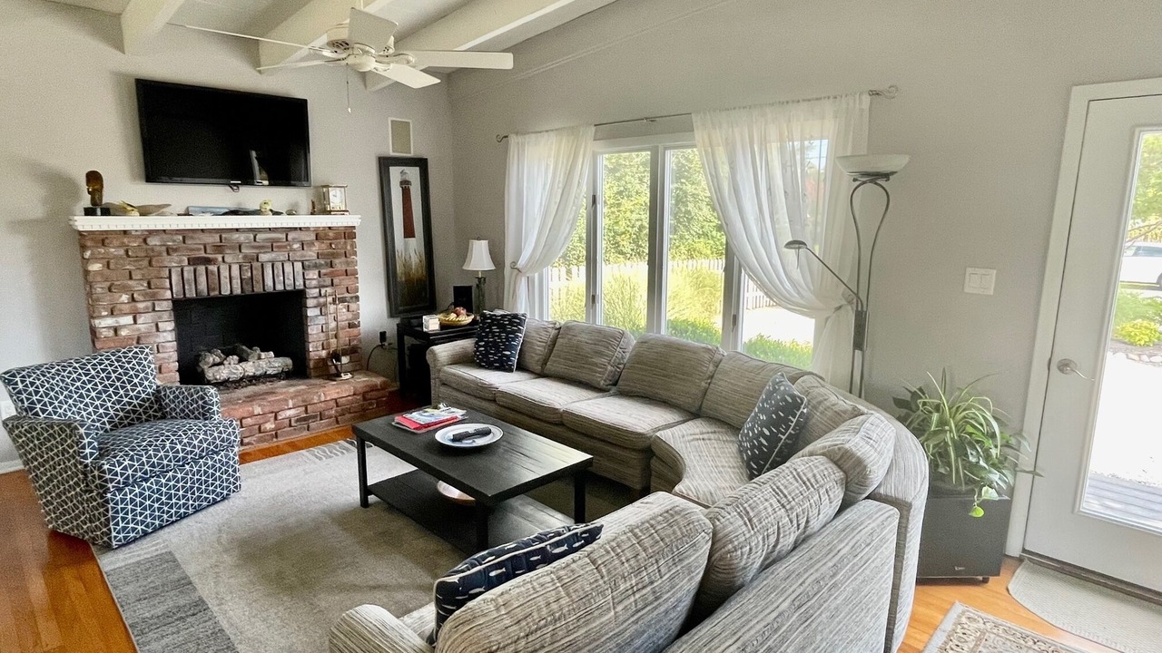 Photo of Livingroom in Barnegat Light