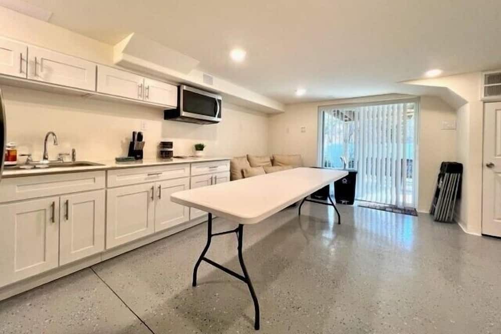 Photo of Kitchen in Town Bank