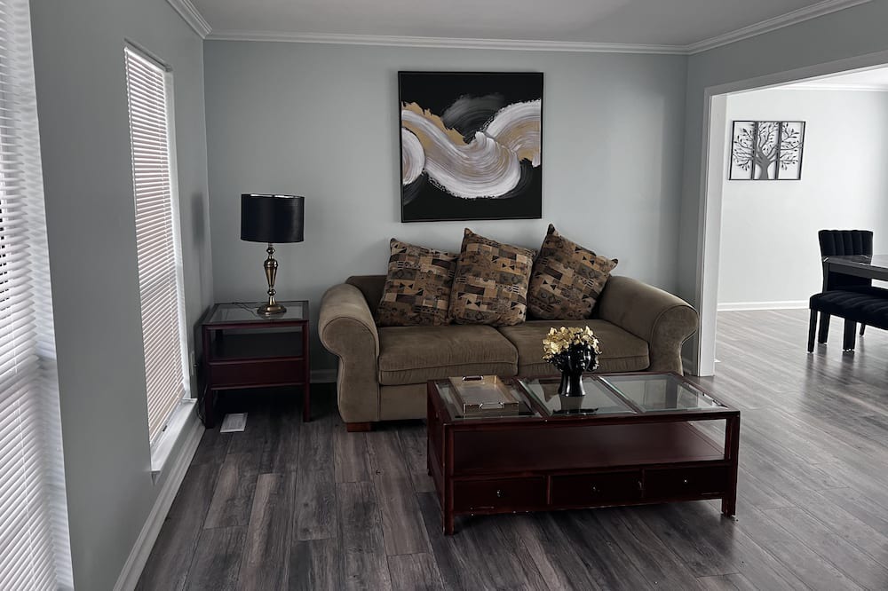 Photo of Livingroom in Rosaryville