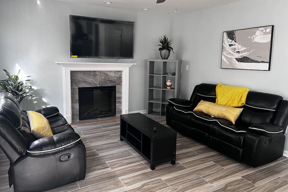 Photo of Livingroom in Rosaryville