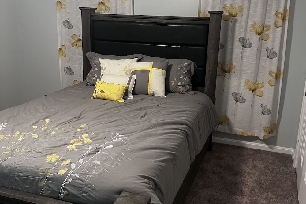 Photo of Bedroom in Rosaryville