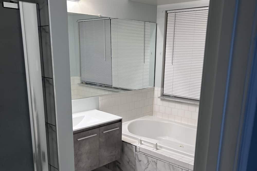 Photo of Bathroom in Rosaryville