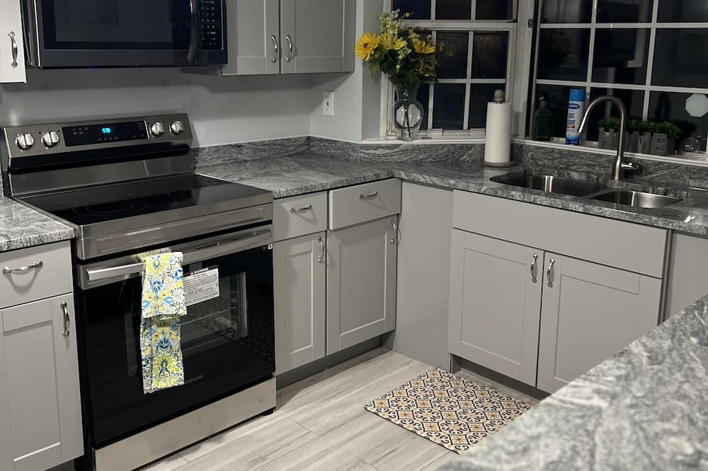 Photo of Kitchen in Rosaryville