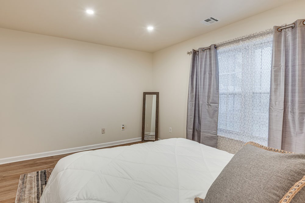 Photo of Bedroom in Newark