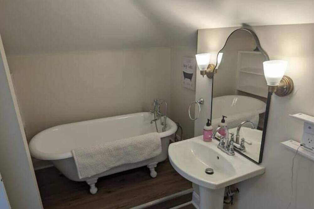 Photo of Bathroom in CUF