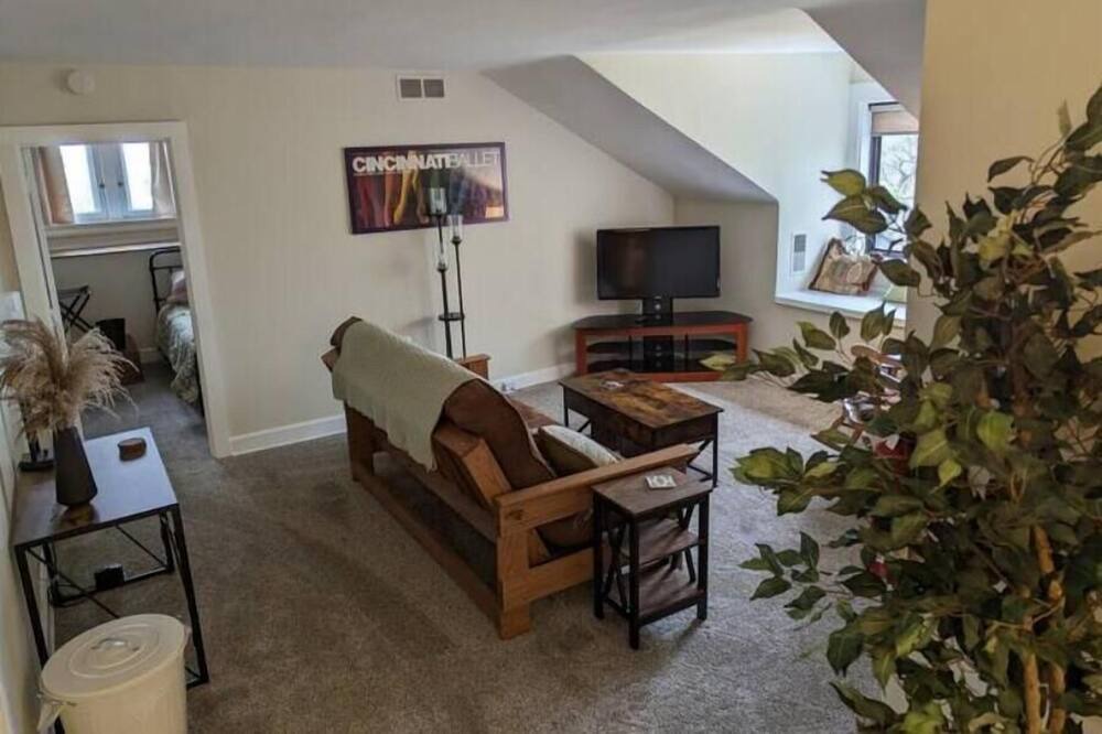 Photo of Livingroom in CUF
