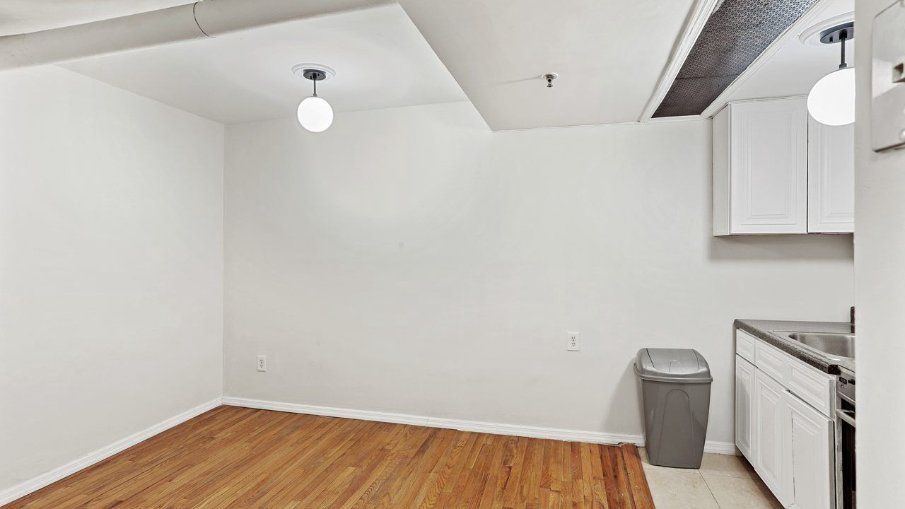 Photo of Others in Hamilton Heights