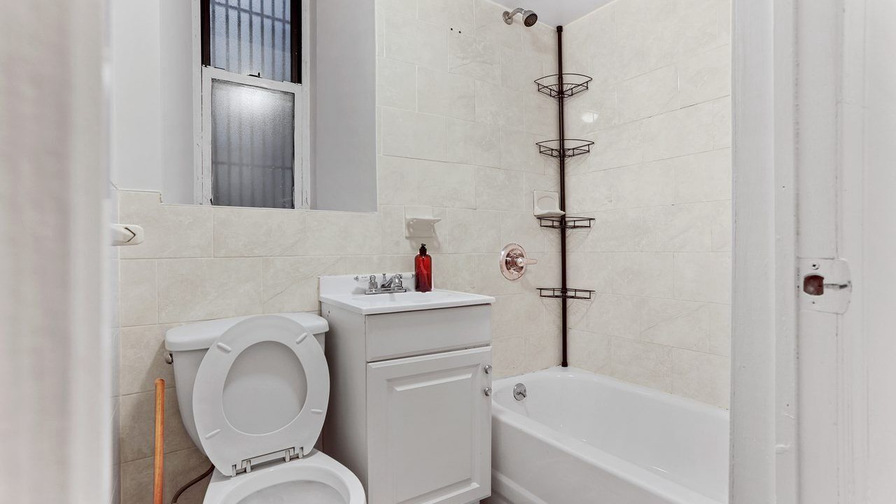 Photo of Bathroom in Hamilton Heights