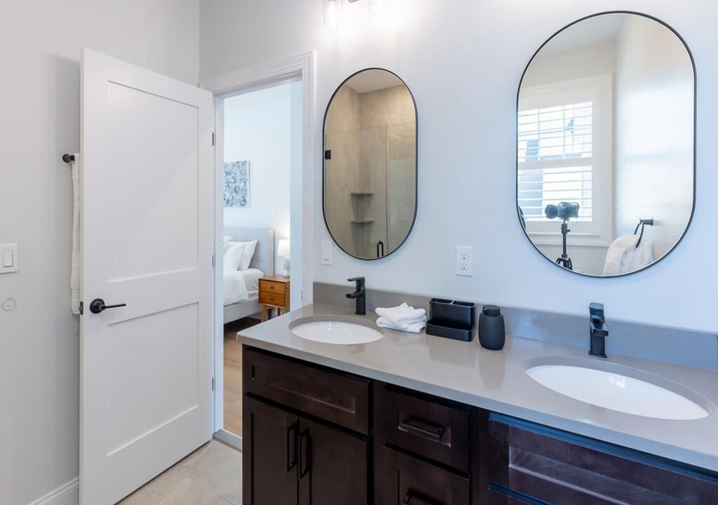 Photo of Bathroom in Admiral Estates