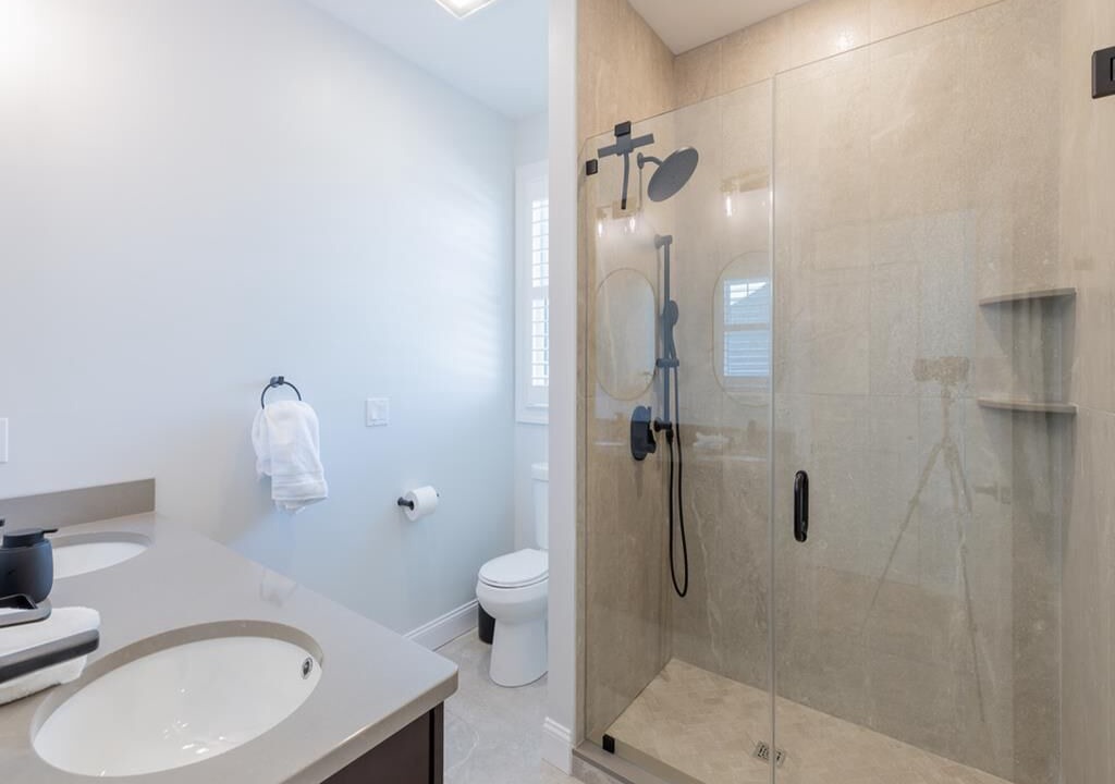 Photo of Bathroom in Admiral Estates