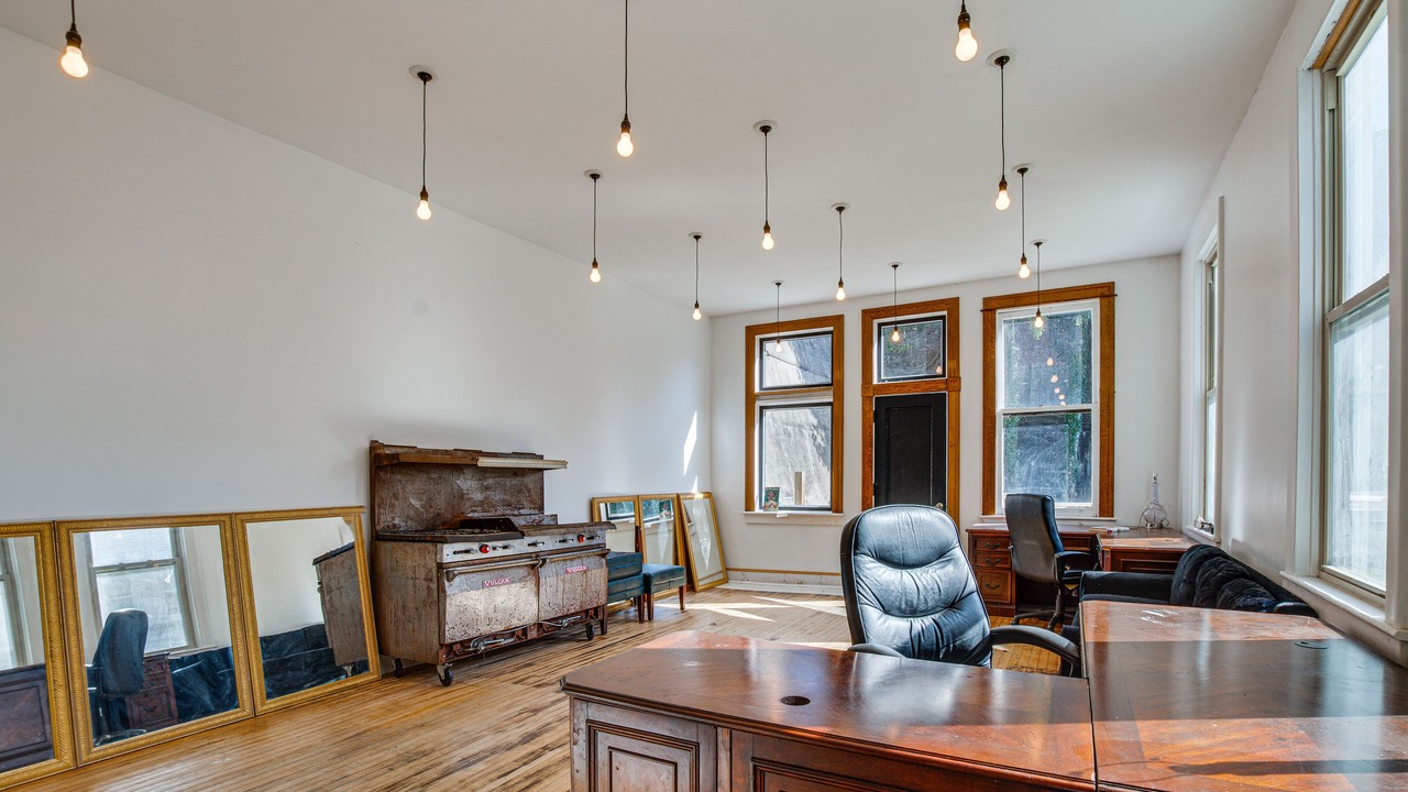 Photo of Livingroom in Wheeling