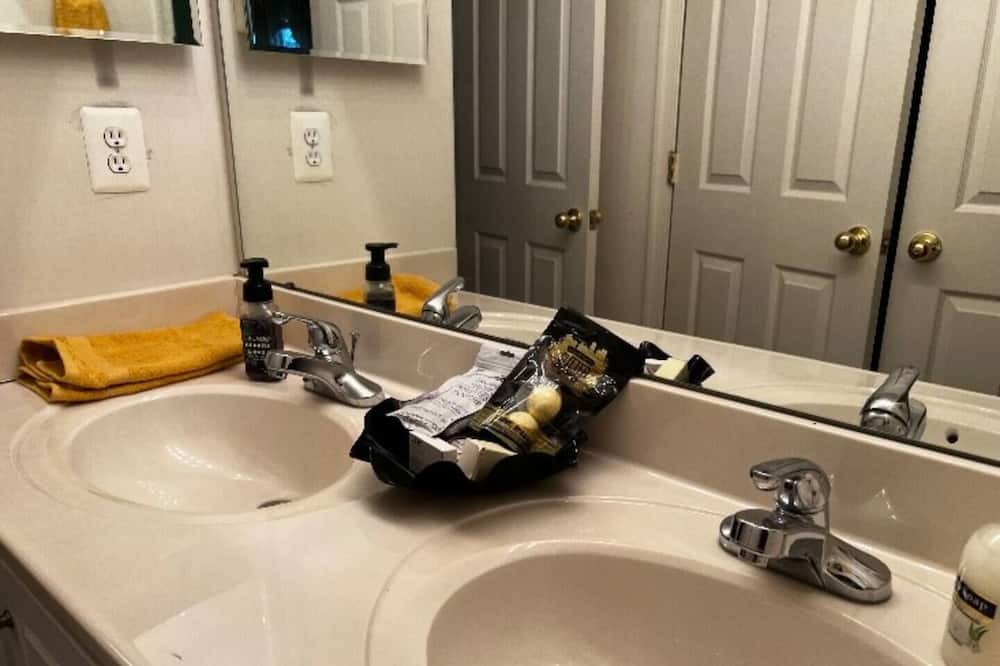 Photo of Bathroom in Boonsboro