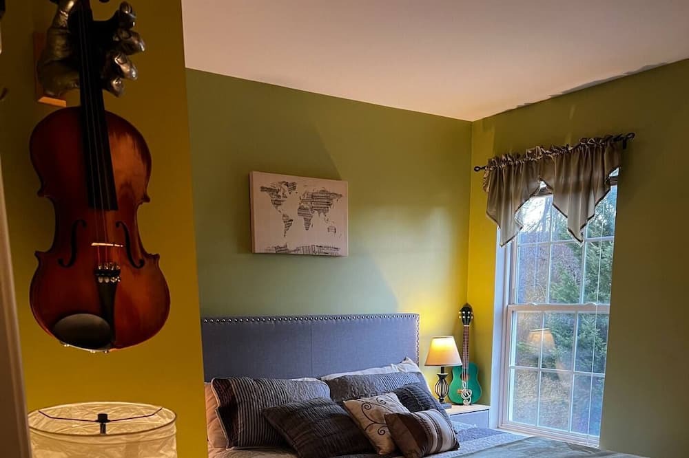 Photo of Bedroom in Boonsboro
