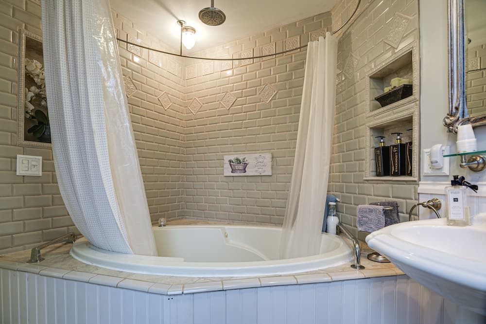 Photo of Bathroom in Middletown