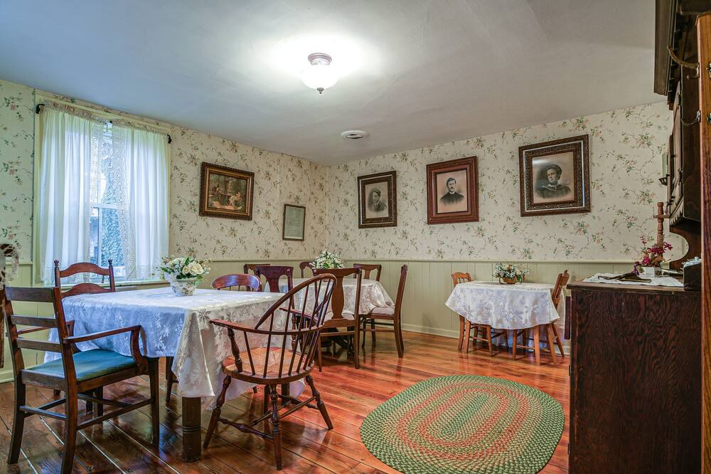 Photo of Livingroom in Middletown