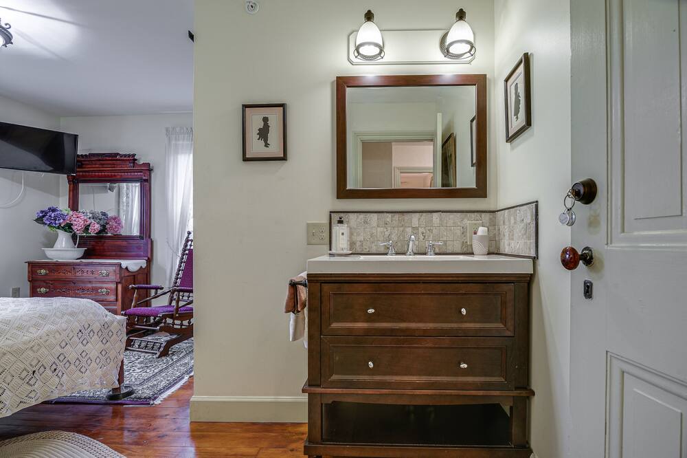 Photo of Bathroom in Middletown
