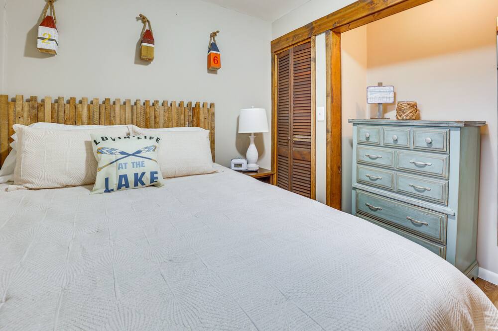 Photo of Bedroom in Craig Beach