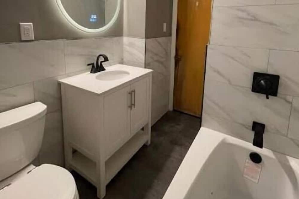 Photo of Bathroom in Warrensville Heights