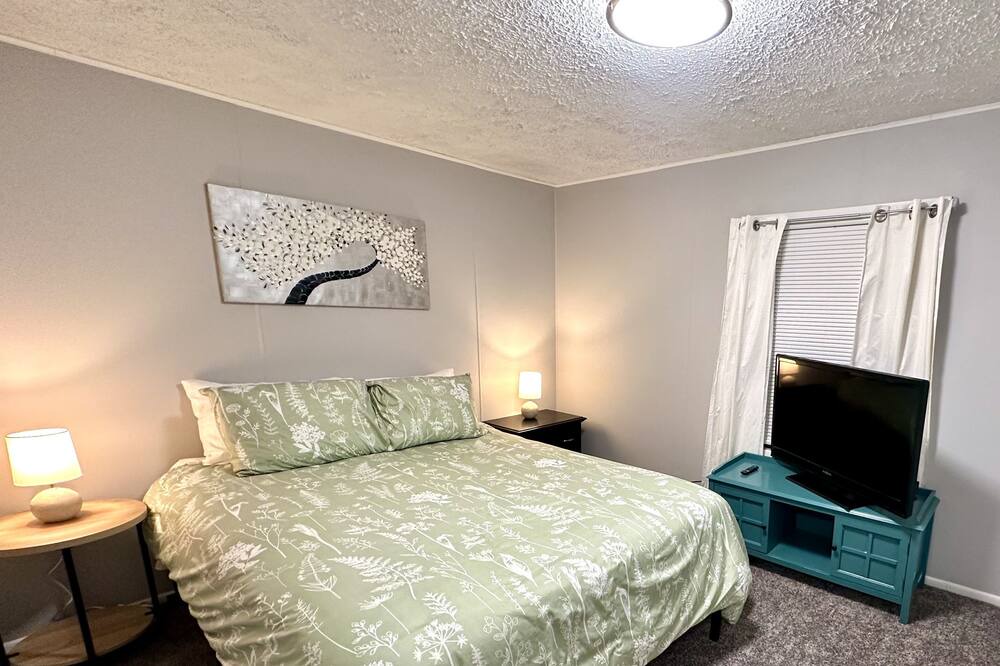 Photo of Bedroom in South Hills