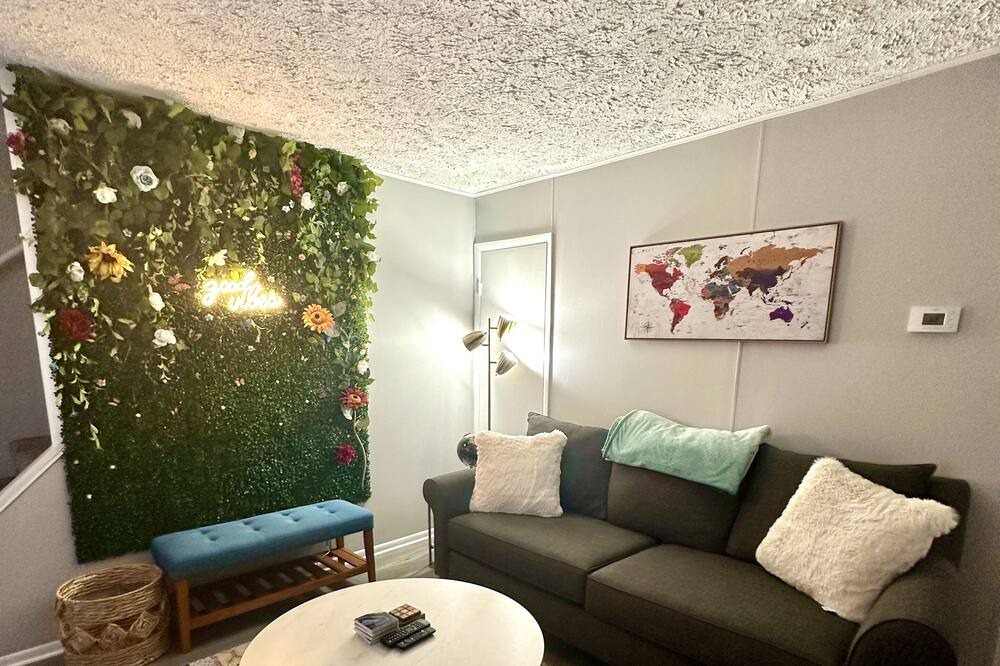 Photo of Livingroom in South Hills