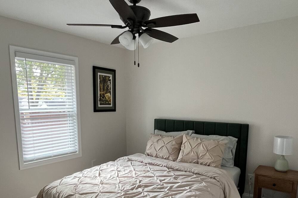 Photo of Bedroom in Parkersburg