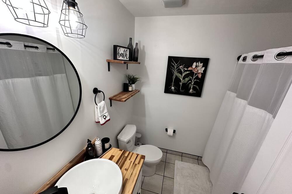 Photo of Bathroom in Grenloch