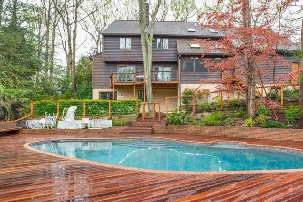 Photo of Outdoor in Severna Park