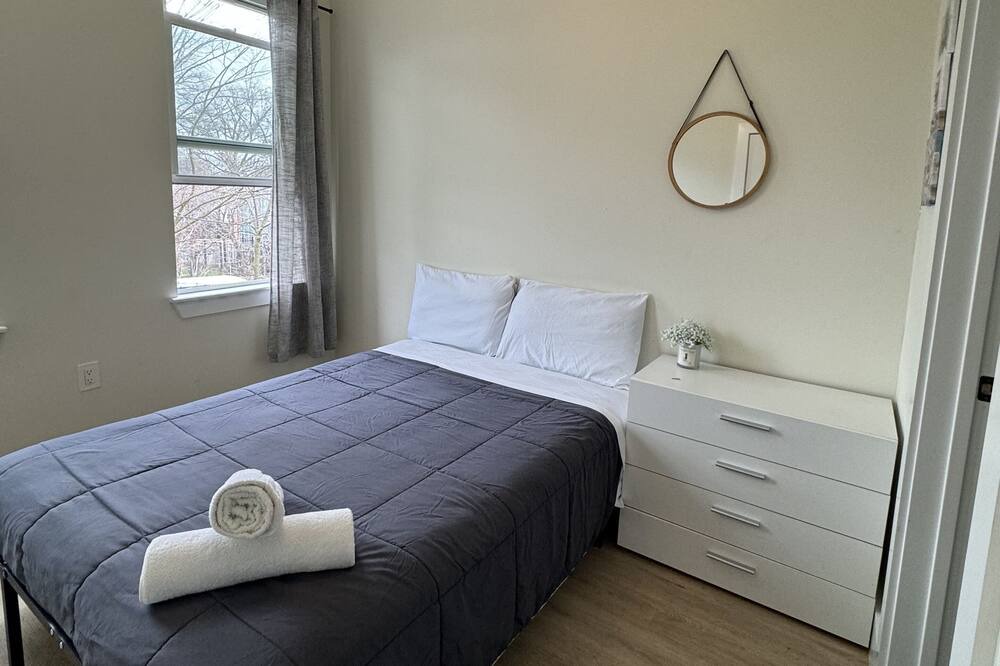 Photo of Bedroom in Orange
