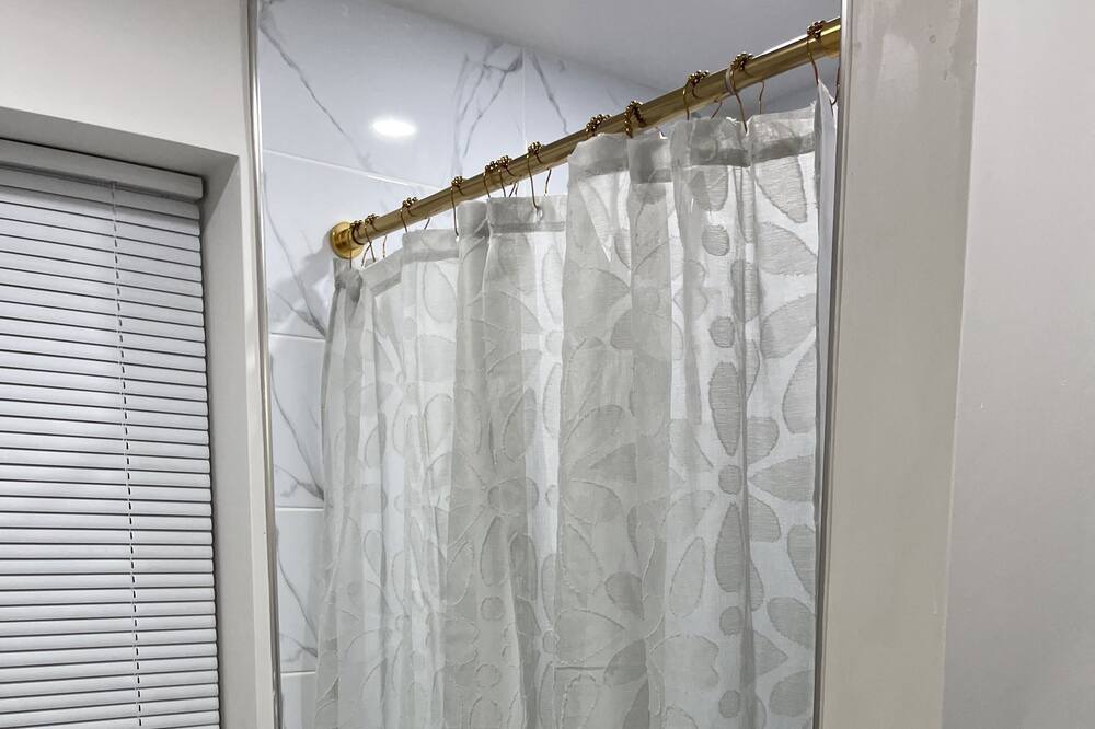Photo of Bathroom in Brewerytown