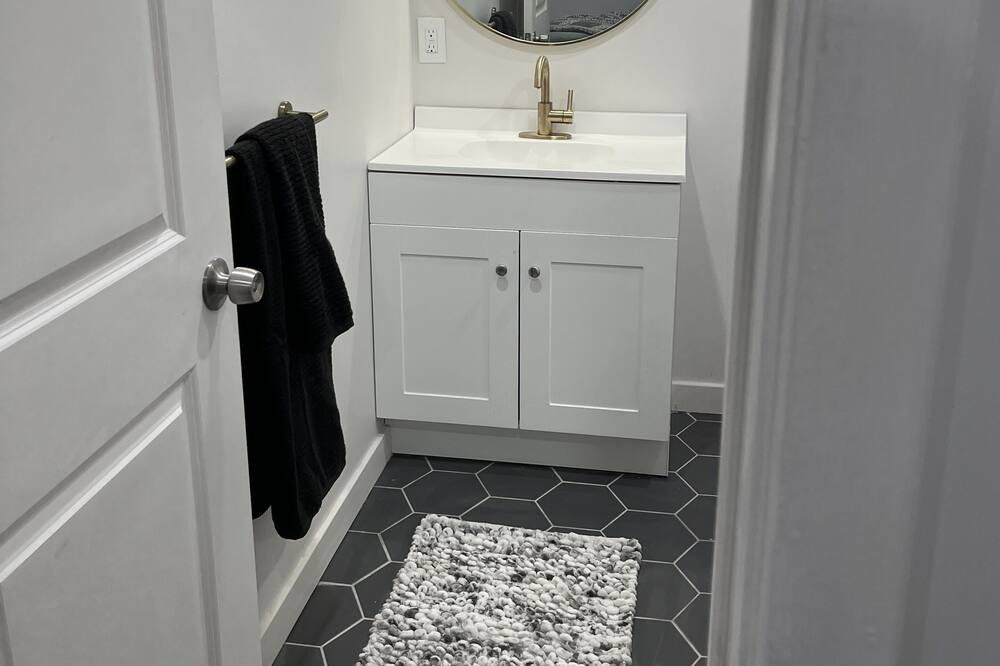 Photo of Bathroom in Brewerytown