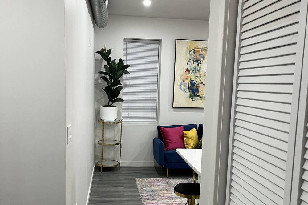 Photo of Livingroom in Brewerytown