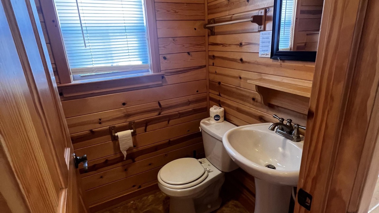 Photo of Bathroom in Dickerson Run