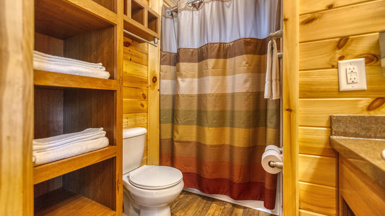 Photo of Bathroom in Dickerson Run