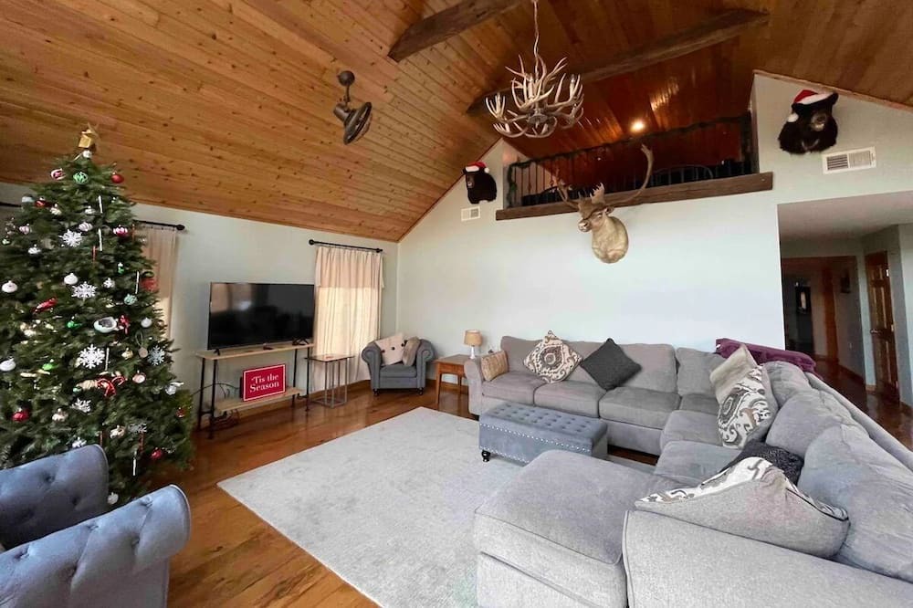Photo of Livingroom in Mt. Bethel