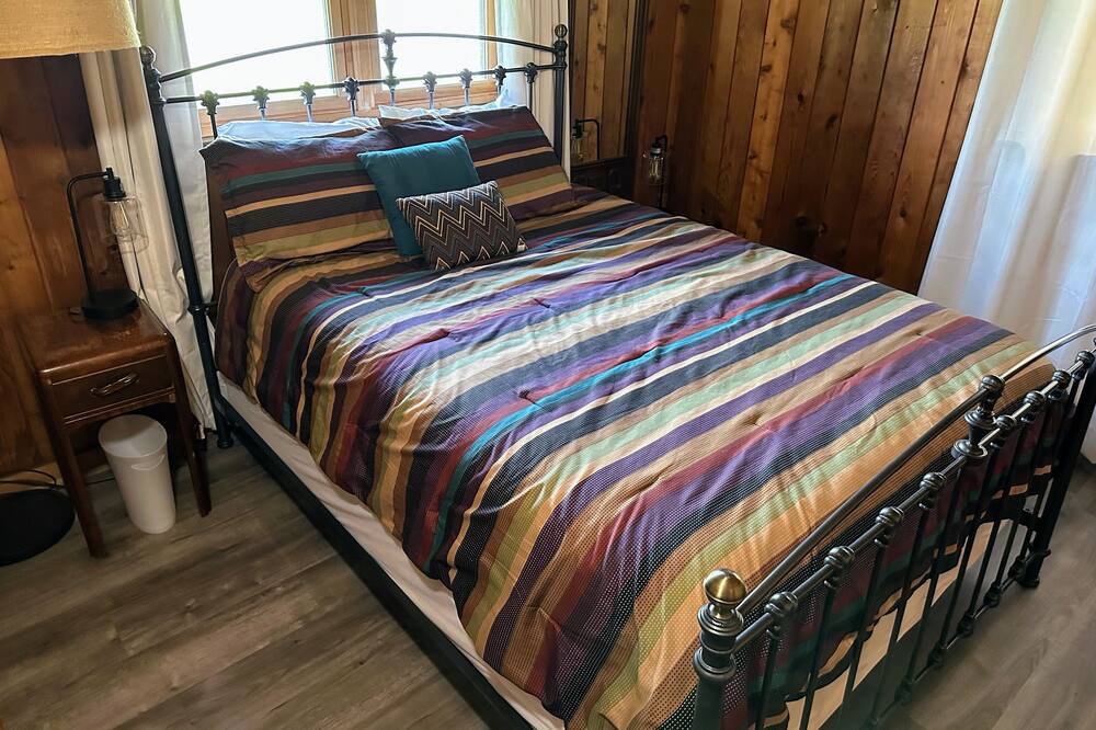 Photo of Bedroom in Thayerville