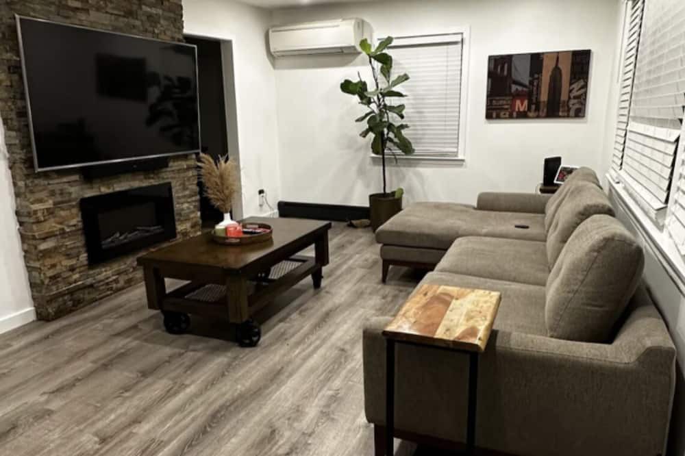 Photo of Livingroom in Lake Hiawatha