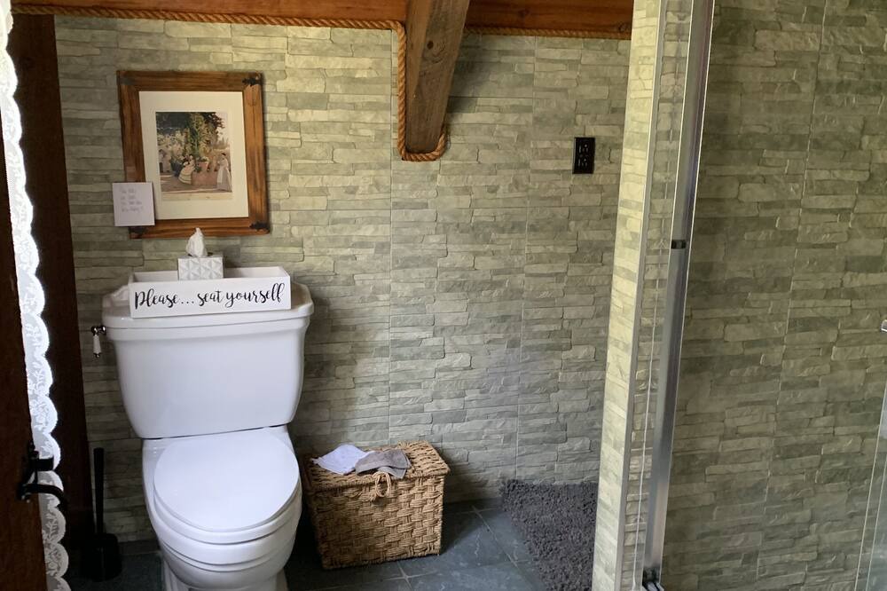 Photo of Bathroom in Mt. Bethel