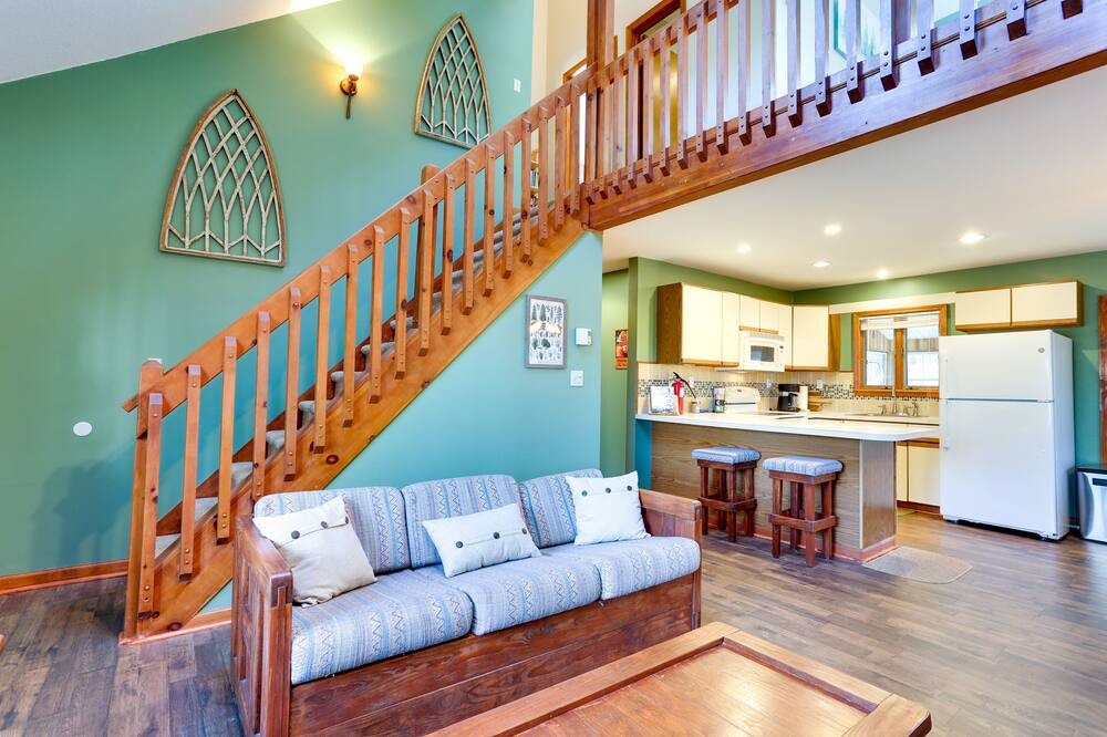 Photo of Livingroom in Lackawaxen