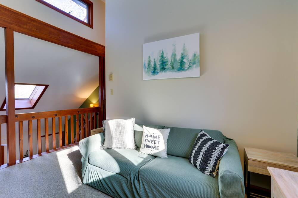 Photo of Livingroom in Lackawaxen