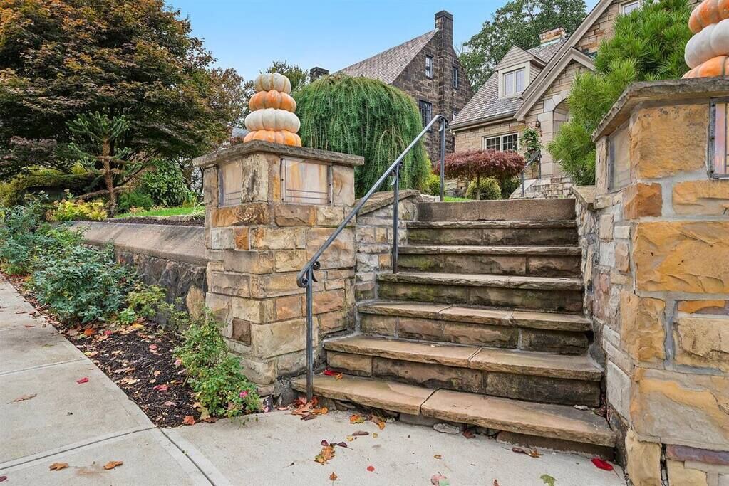 Photo of Outdoor in Brighton Heights