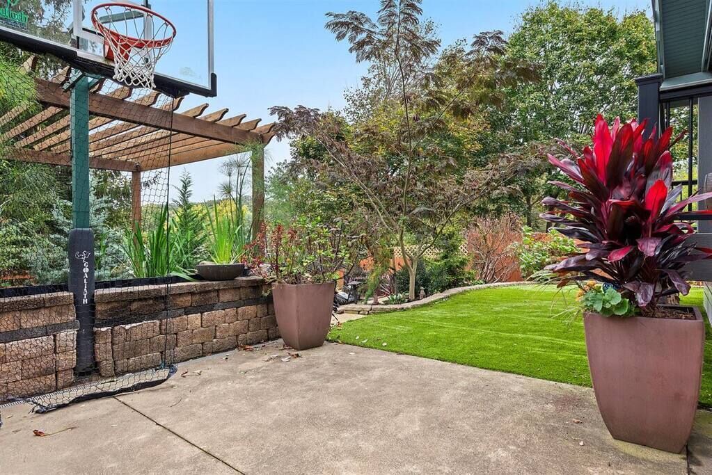 Photo of Outdoor in Brighton Heights