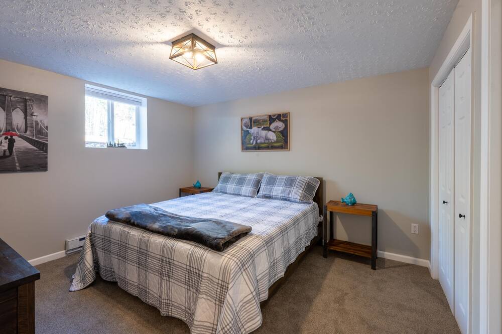 Photo of Bedroom in Treasure Lake