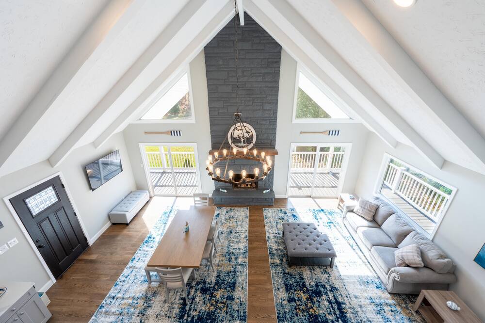 Photo of Livingroom in Treasure Lake