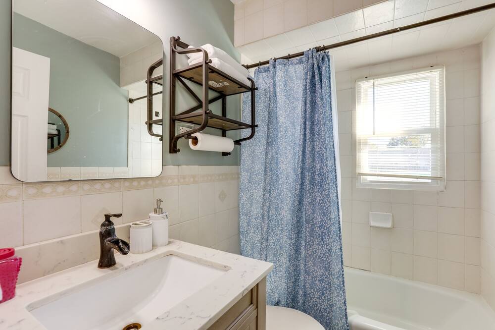 Photo of Bathroom in Edison