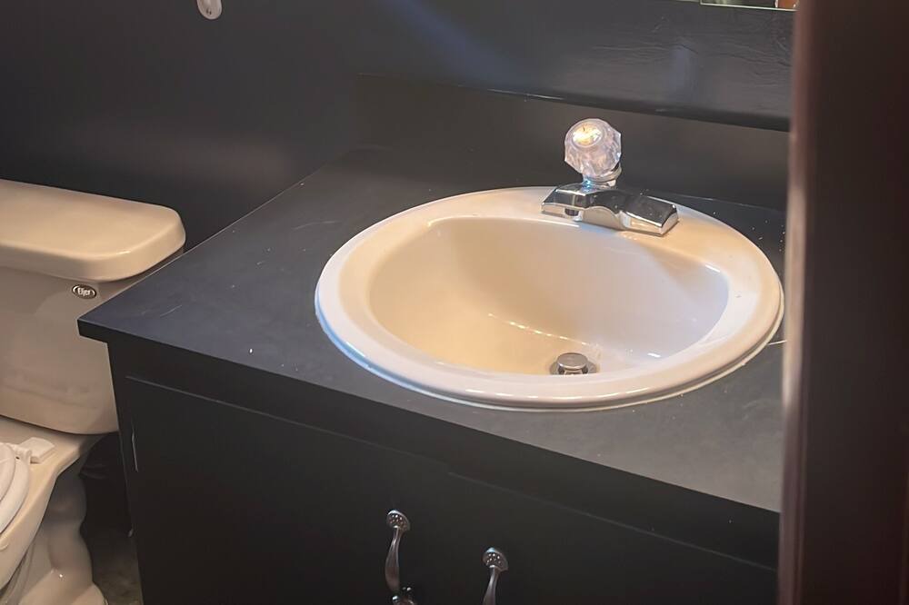 Photo of Bathroom in Linden