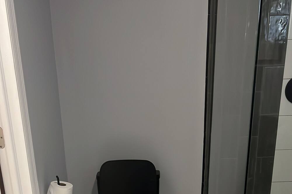 Photo of Bathroom in Linden