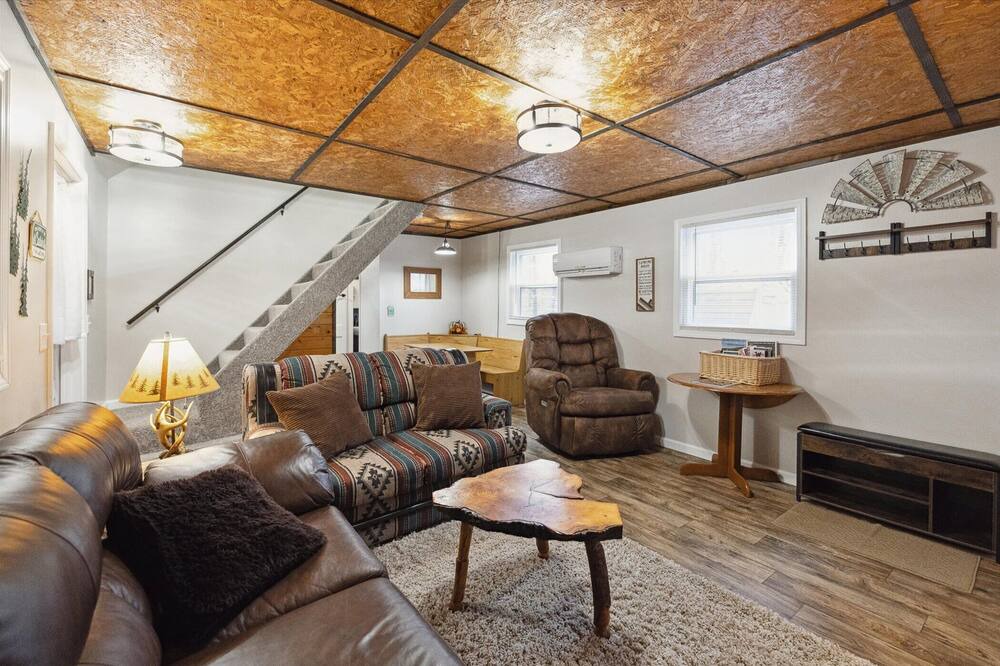 Photo of Livingroom in Tylersburg